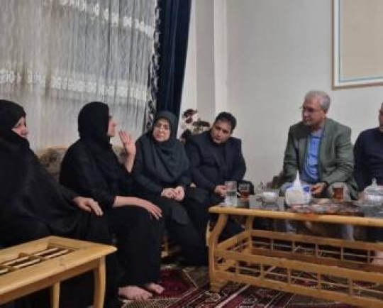 دیدار مهاجرانی و ربیعی با الهه حسین‌نژاد و خانواده‌اش